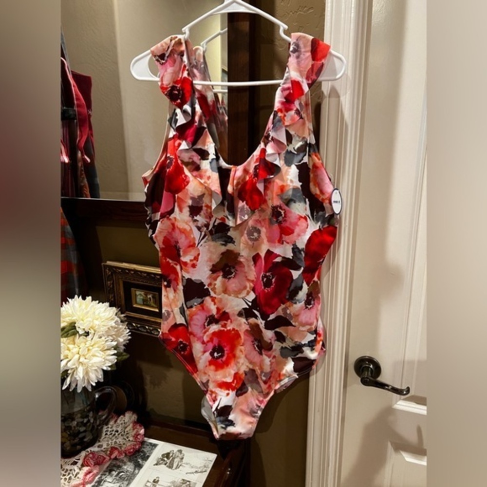 V-Neck One Piece swimsuit Floral Plus 22W